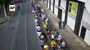 YouTube Funerailles du footballeur bresilien Pele au stade Vila Belmiro 1024x576 1