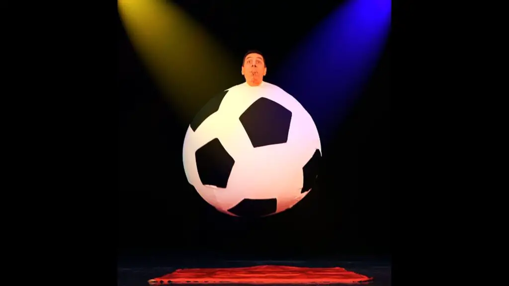 Football Homme de ballon de football Video Vimeo 1024x576 1