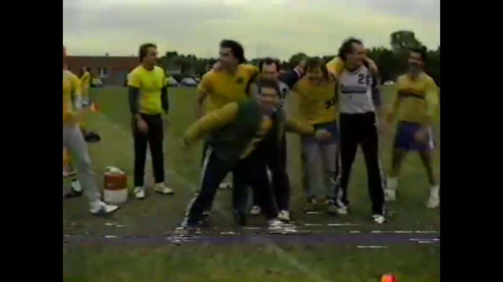 Football-Football-de-Downers-Grove-1983-Video-Vimeo